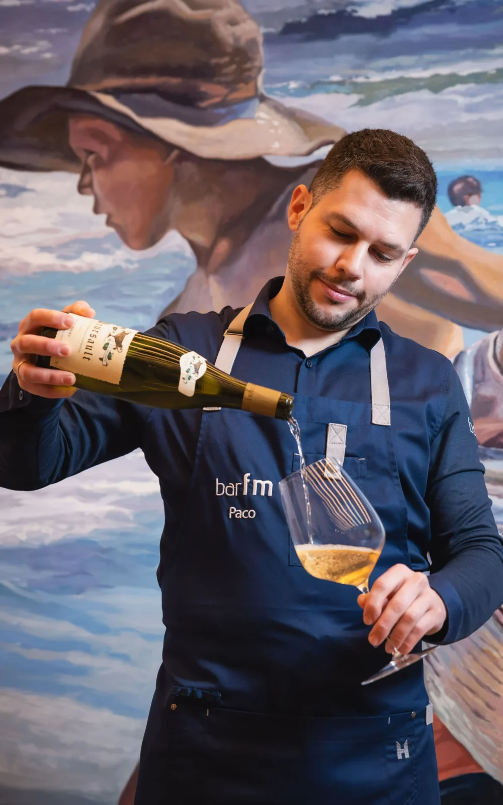 Francisco Martín, sumiller de Bar FM en Granada, seleccionado entre los 100 mejores sumilleres de España.